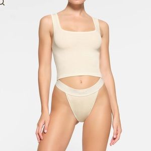 SKIMS FITS EVERYBODY RIBBED TANK